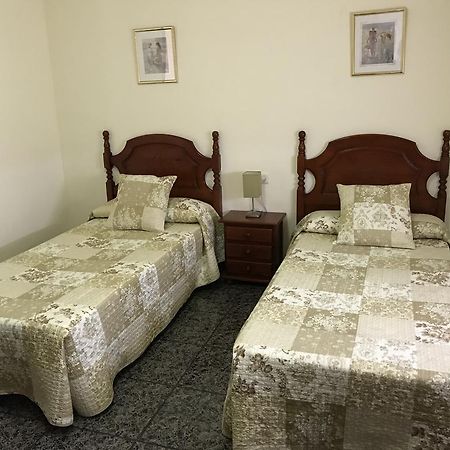 Hostal El Violi Кардона Экстерьер фото