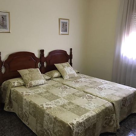 Hostal El Violi Кардона Экстерьер фото