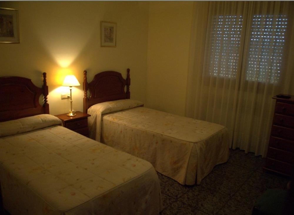 Hostal El Violi Кардона Экстерьер фото
